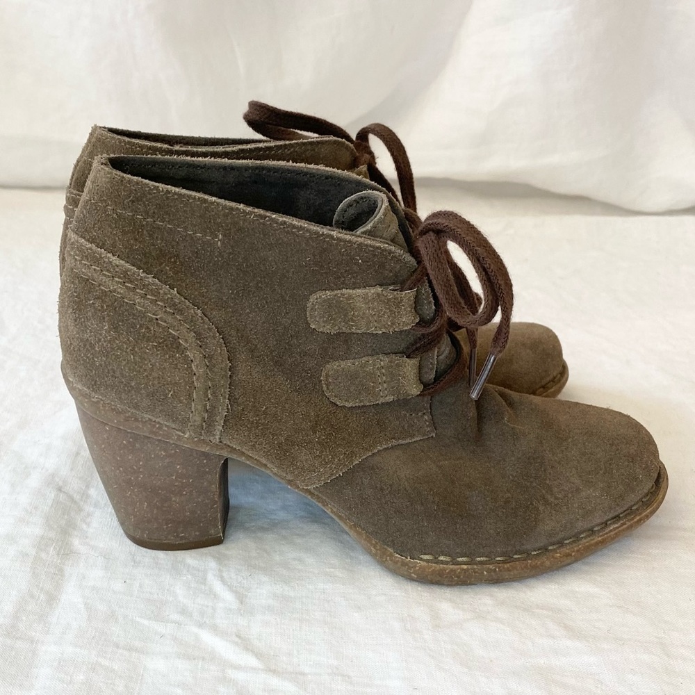 Clarks Artisan Brown Suede Leather Ankle Block Heel Comfort Booties - Picture 6 of 14